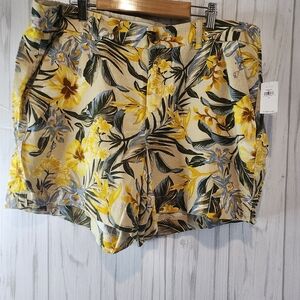 NWT Floral Print Women's Old Navy Shorts